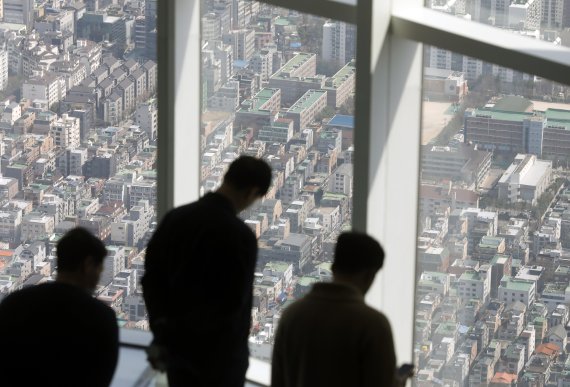 Take a Tour of Chicago's Willis Tower and Skydeck with LX News