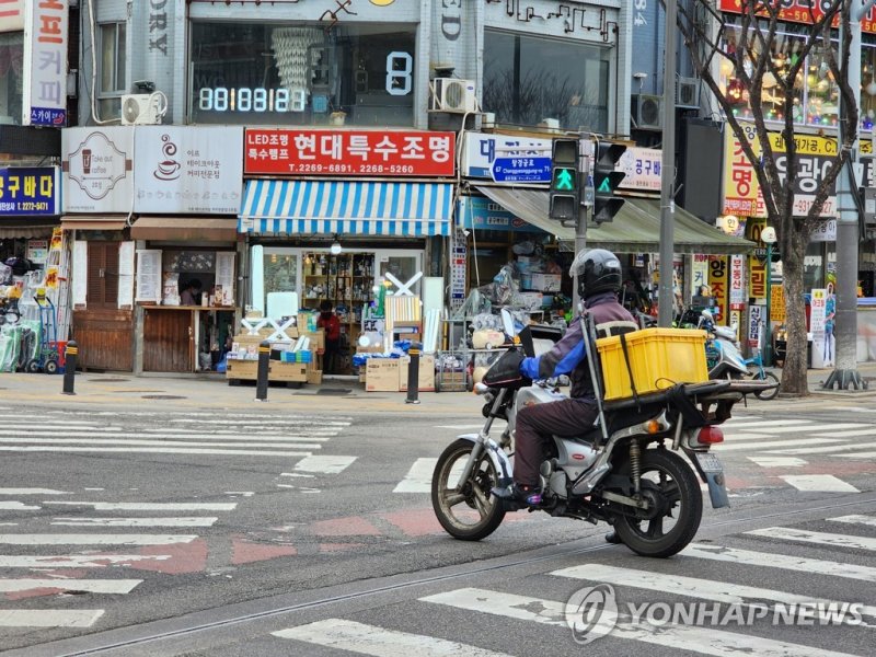 제발 잠 좀 잡시다 시끄러워 못살겠네~